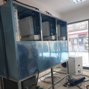 KRİSTAL BUZ MAKİNASI