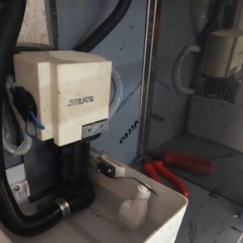 KRİSTAL BUZ MAKİNASI